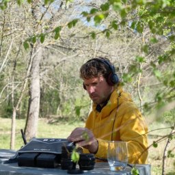 ENTRETIEN / FÉLIX BLUME PAR CLÉO VERSTREPEN AUTOUR DE L’OEUVRE ESSAIM